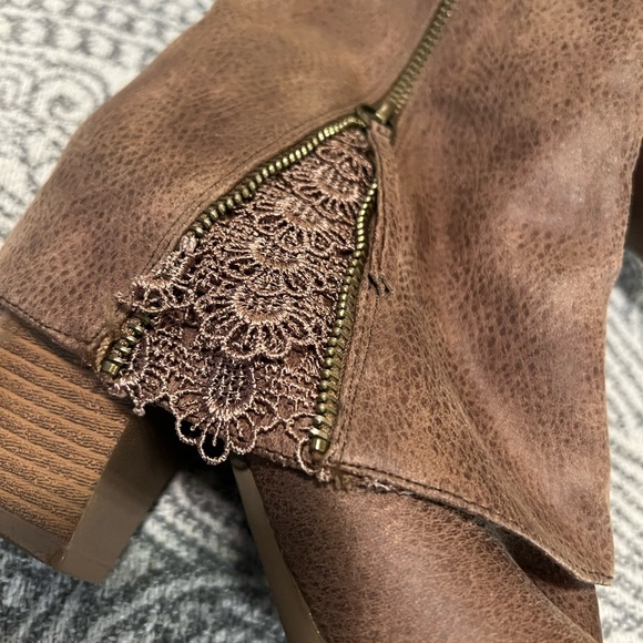 Western Chic Boot - Picture 10 of 12